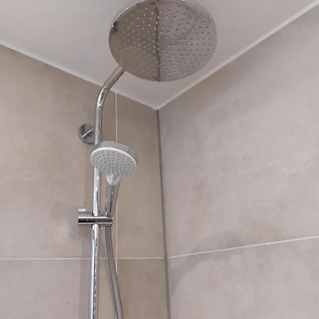 Deluxe 3 P I 2 Sz I Balkon I Kueche In - Hensold, Zeiss Fusslaeufig Oberkochen