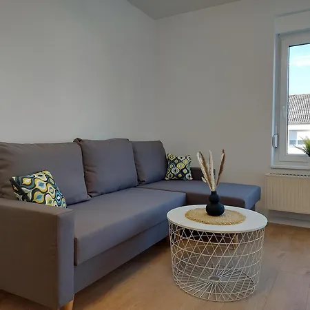 Deluxe 3 P I 2 Sz I Balkon I Kueche In - Hensold, Zeiss Fusslaeufig * Oberkochen